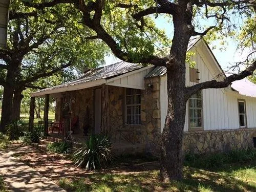 The Lucky Penny Lodge - Image 1