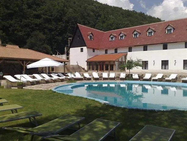 Hotel La Contele Dracula - Image 1