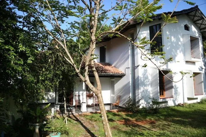 Gallery House - Image 1