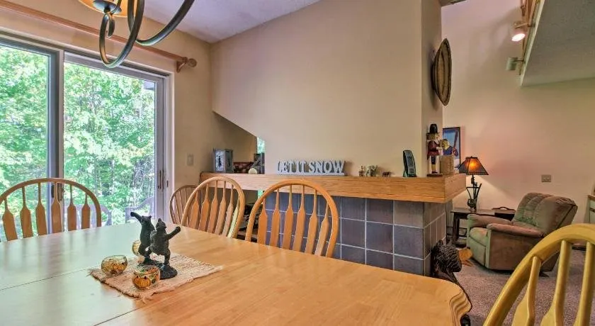 Serene Killington Condo w/Spa Near Skiing - Image 1