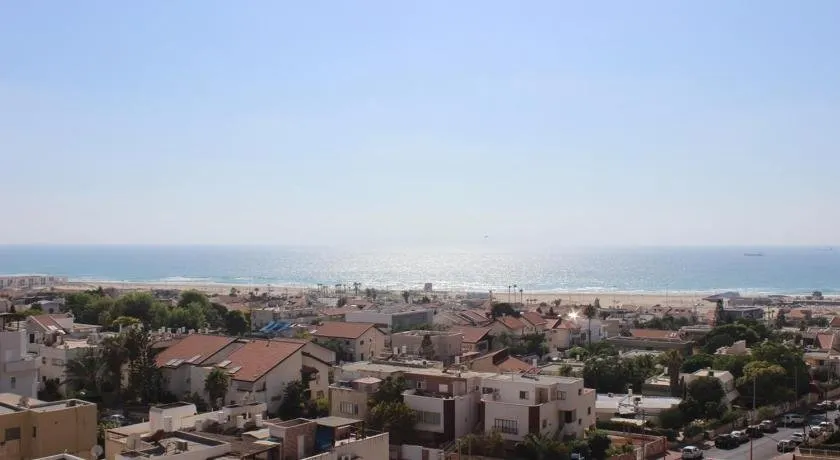 Keren's Sea View Apartment - Image 1