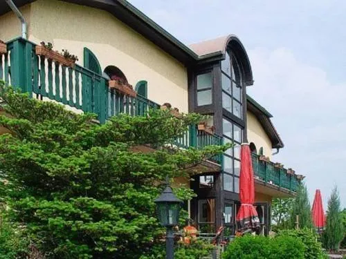 Hotel Falkenhof - Image 1