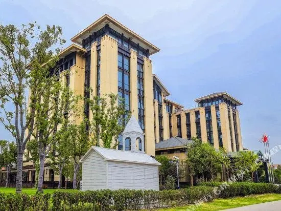 Mira Garden Hotel - Image 1