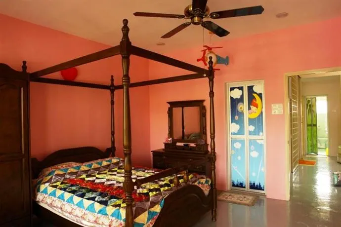 Mystery Holiday Home Melaka - Image 1