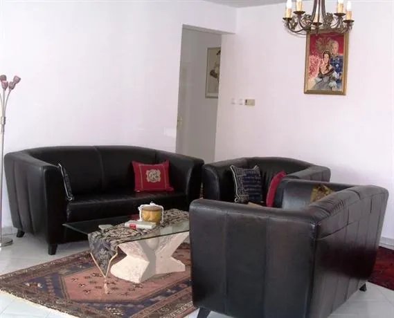 Lijoli Lounge - Image 1