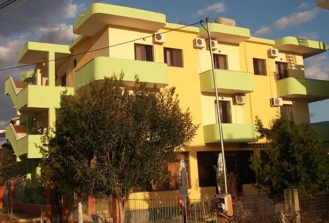 Tani's Guesthouse - Image 1