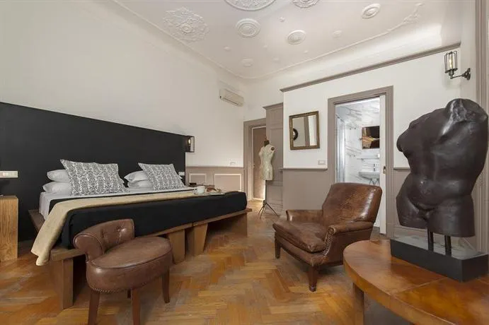 Unique 5 bed 4 baths flat in Monti - Image 1