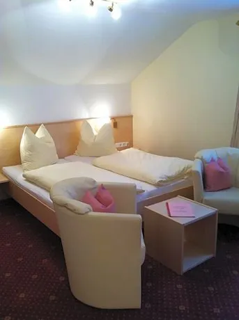 Hotel Garni Versail - Image 1