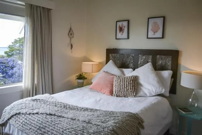 Port Lincoln Seaside Home - Image 1