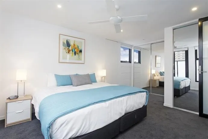 Luxurious Townhouse in Perfect Location - Image 1