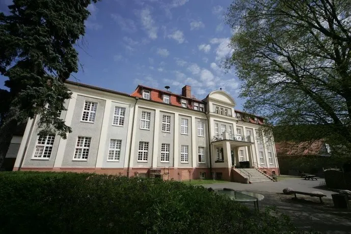 DJH Jugendherberge Burg Stargard - Image 1