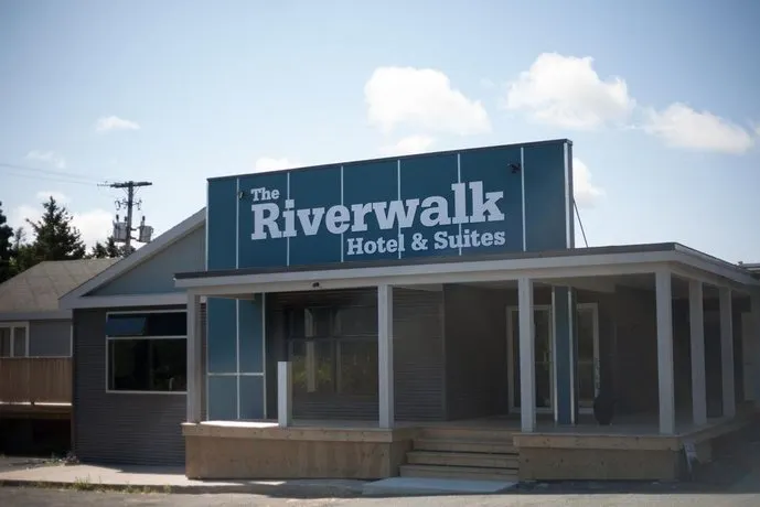 Riverwalk Hotel and Suites - Image 1