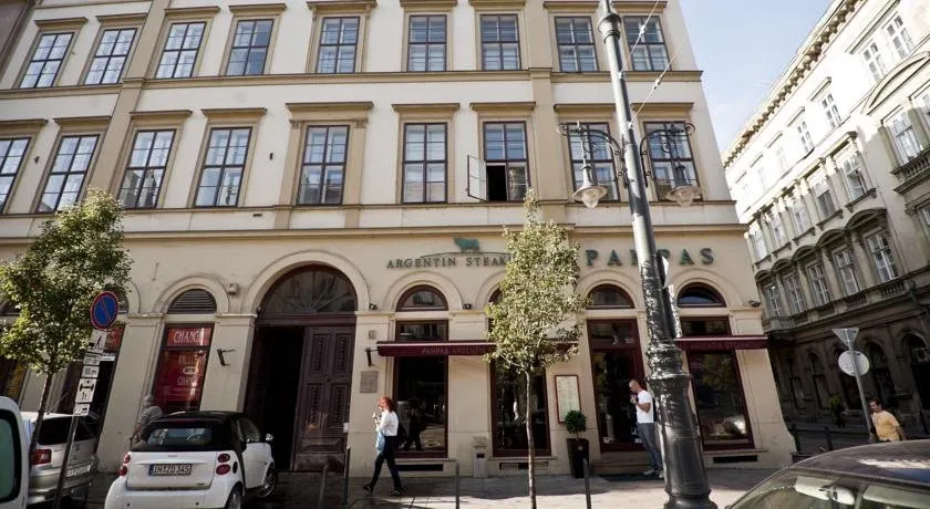 Grand Market Luxury Apartments - Image 1