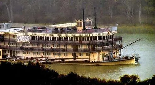 Romantic Getaways at Riverview Rise Retreats - Image 1