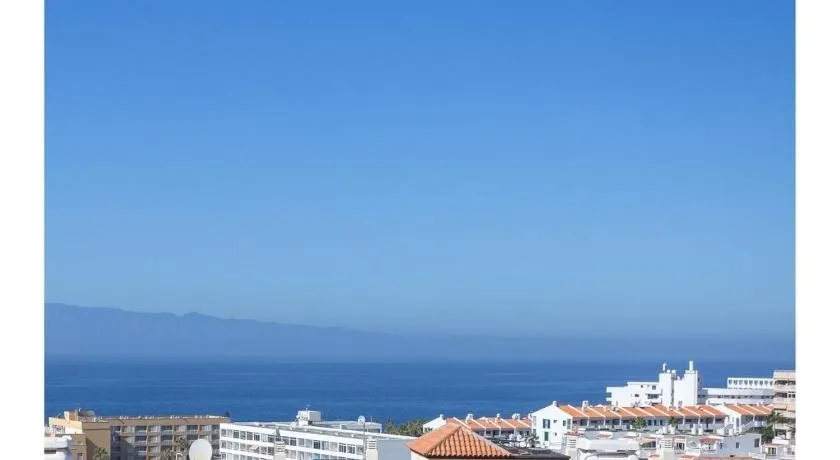 Two properties Desirable Rooftop Terrace in 2 Bedroom apartment with WiFi OR 3 Bedroom one floor Studio Apartment, WiFi, No Terrace, Callao Salvaje, Tenerife - Image 1