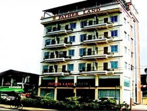 Royal Boss Hotel - Image 1