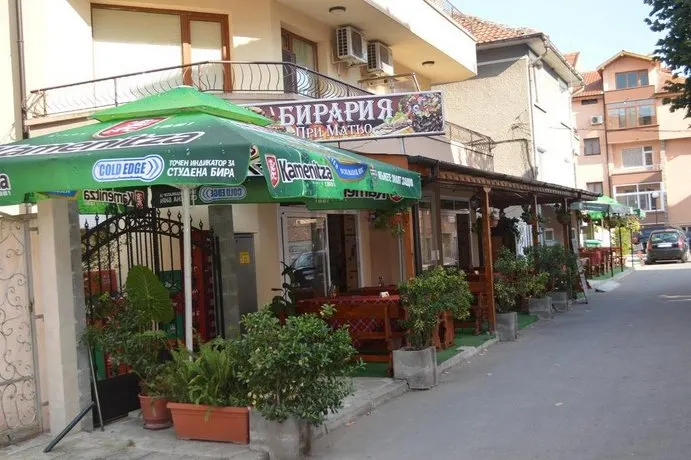 Stamatovi Family Hotel - Image 1