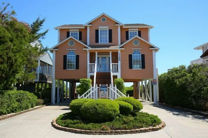 Tranquility 5 Br home by RedAwning - Image 1