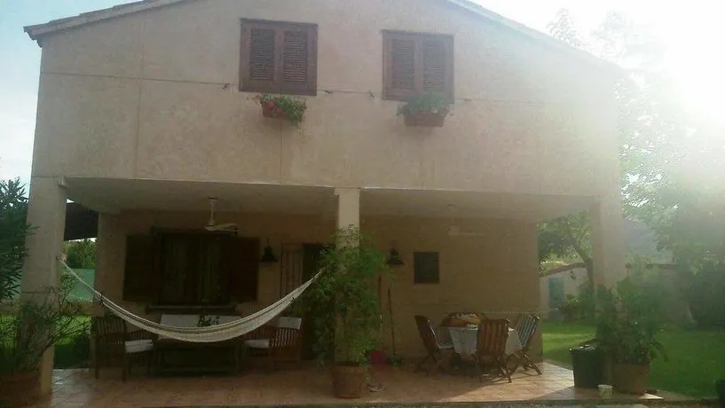 Mequedo Casa Lola - Image 1
