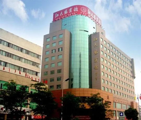 Red Sun Hotel - Image 1