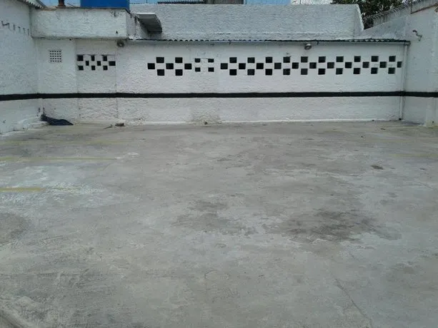 Porto Hotel - Image 1