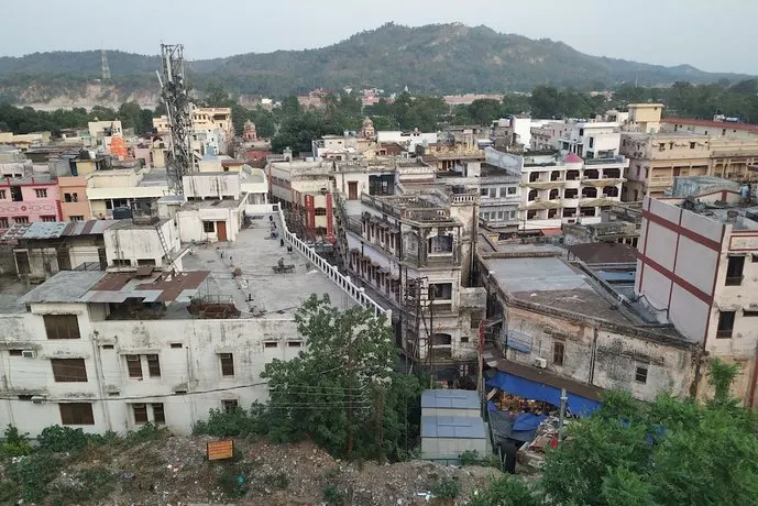 Hotel Raj Mandir Rishikesh - Image 1