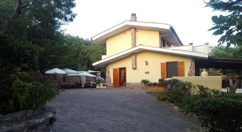 Casa Vacanza I Sugheri di Vallerosa - Image 1