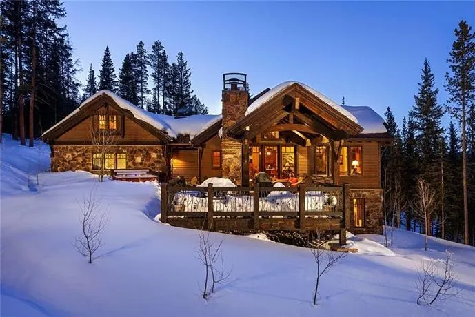 Moose Lodge Highlands Area by Pinnacle Lodging - Image 1