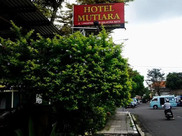 Mutiara Hotel - Image 1
