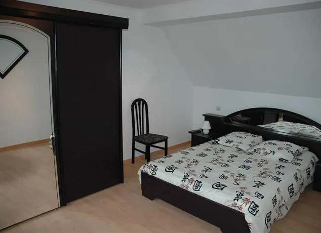 Flanders Fields Cottage - Image 1