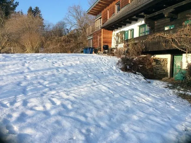 Ferienhaus Blumenparadies Stainz - Image 1