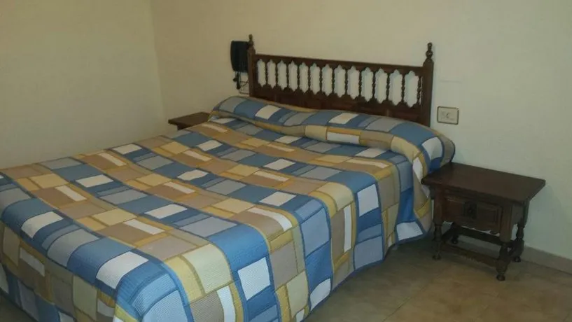 Hostal Botafumeiro - Image 1
