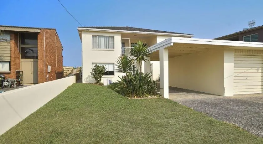 Beach House- 45 Curtis Parade - Image 1