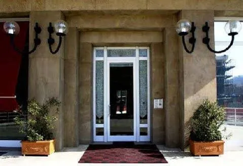 Residence Panorama - Image 1