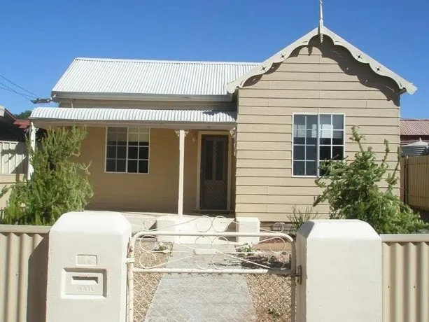 Cosy Cottage Broken Hill - Image 1