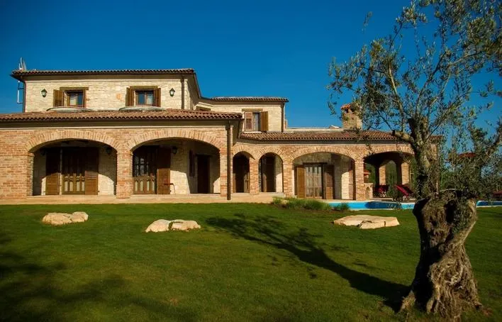 Villas Lakovici by Istarski Dvori - Image 1