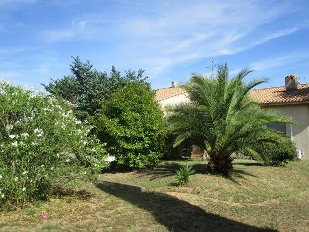 Chez Naomi - Image 1