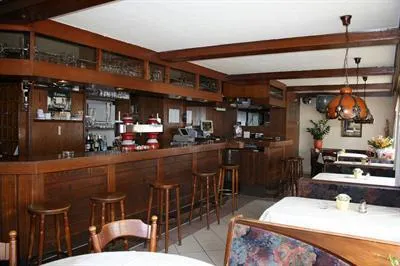 Dolfi Hotel & Restaurant - Image 1