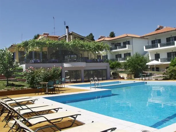 Giannikos Hotel - Image 1