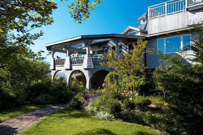Land's End Inn - Image 1