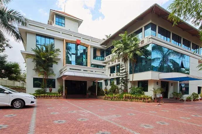 Hotel Sabari Park - Image 1