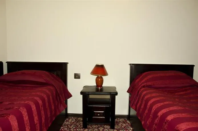 Rubis Hotel - Image 1