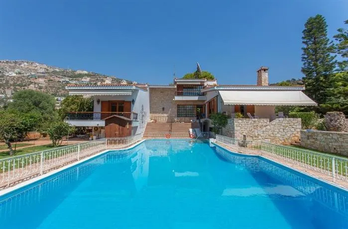 Mermaid Villa in Saronida - Image 1
