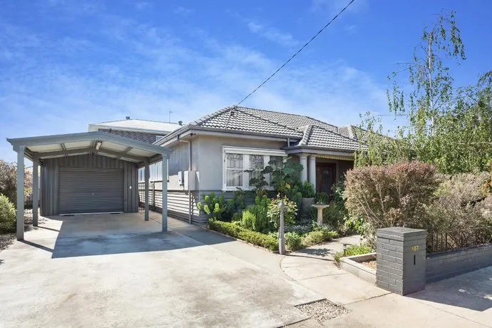 HogmortHomes - 2km CBD Family & Pet Friendly - Image 1