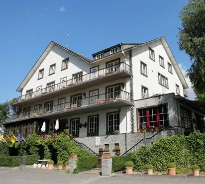 Chalet Sur Lesse - Image 1