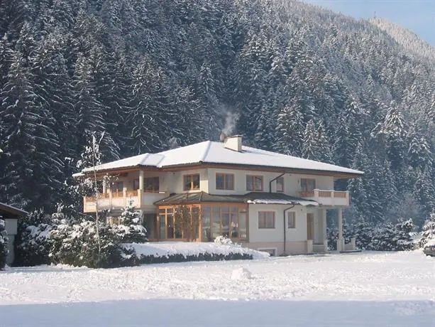 Landhaus Chalet Rosenrot - Image 1