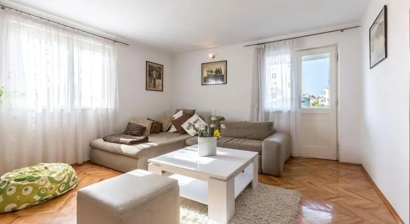 Boban Sunny Apartment - Image 1