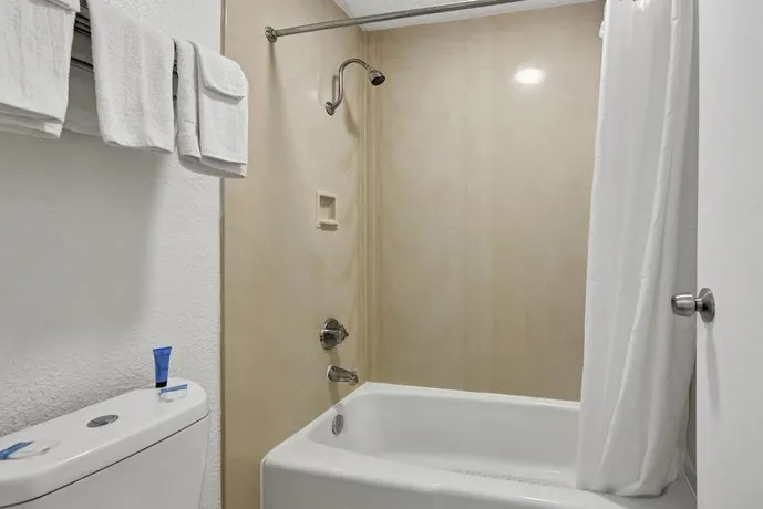 Zen Living Suites Extended Stay - Jacksonville - Orange Park - Image 1
