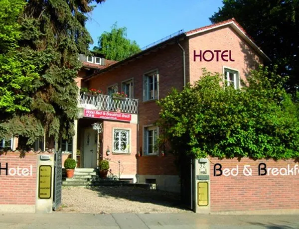 Hotel B&B Bredl In Der Villa Ballestrem - Image 1