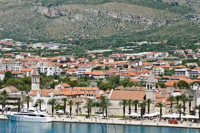 Lumina - 4 star luxury apartments - Image 1